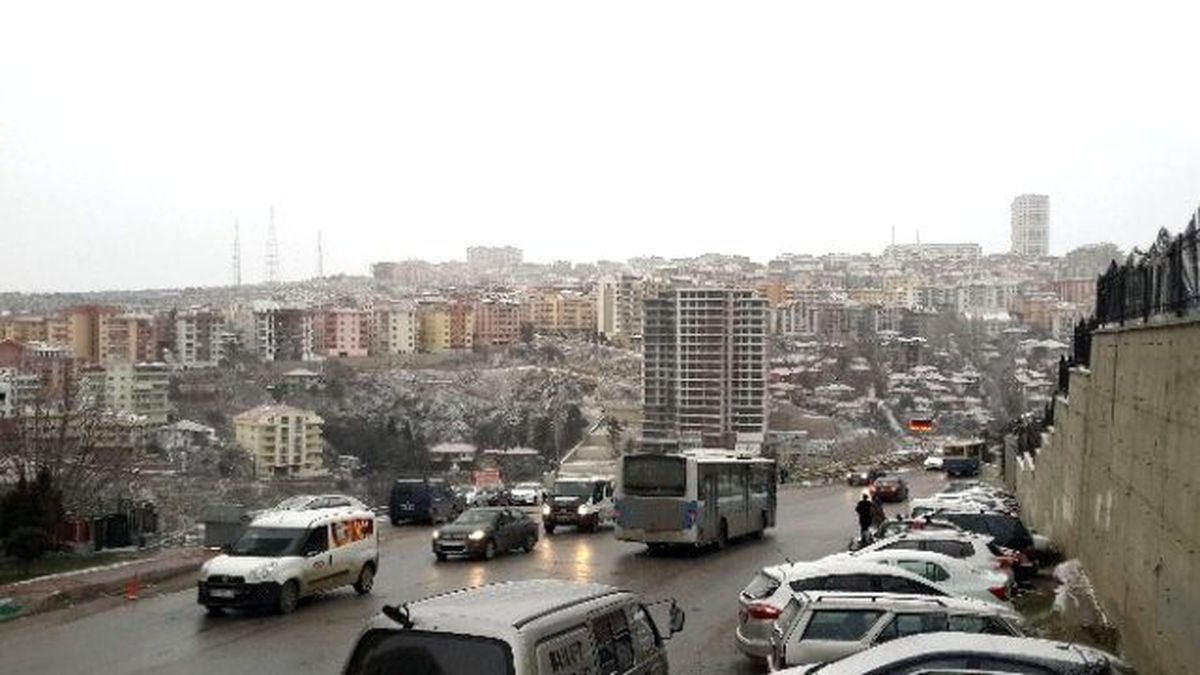 Başkent\'te Kar Yağışı Başladı