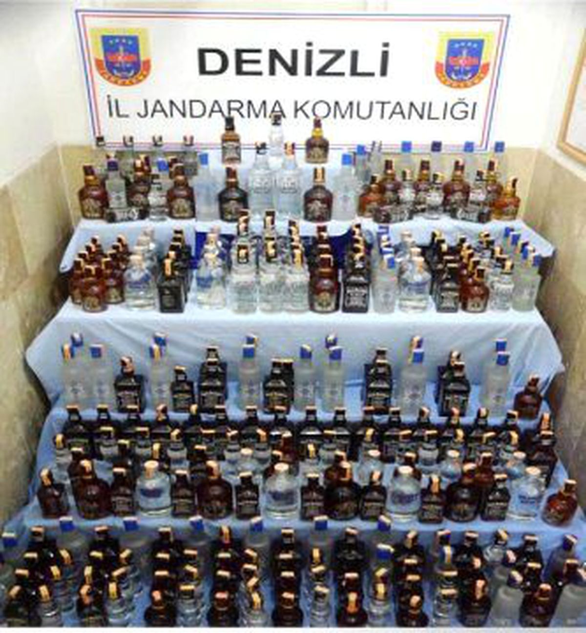 Denizli\'de Sahte Badrollü Kaçak İçki Operasyonu