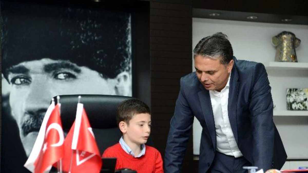 Dördüncü Sınıf Öğrencısı Göksu, Başkanlık Koltuğunda