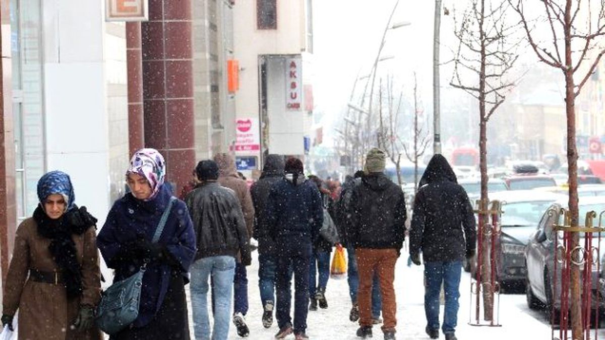 Erzurum\'da Kar Yağışı