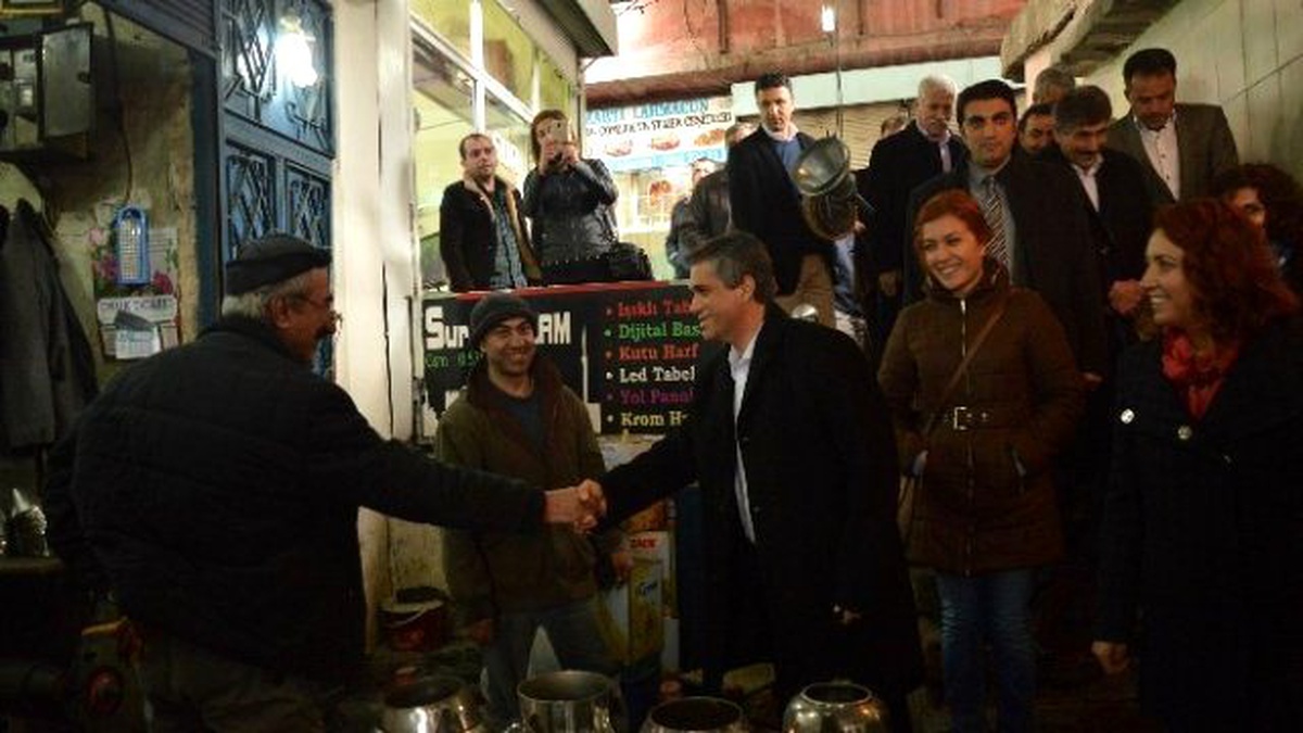 Eş Başkanlar Sur Esnafını Ziyaret Etti