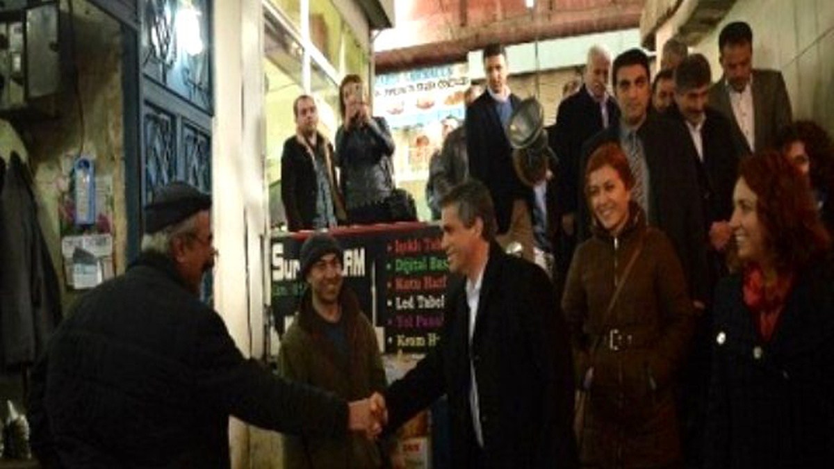 Eş Başkanlar Sur Esnafını Ziyaret Etti