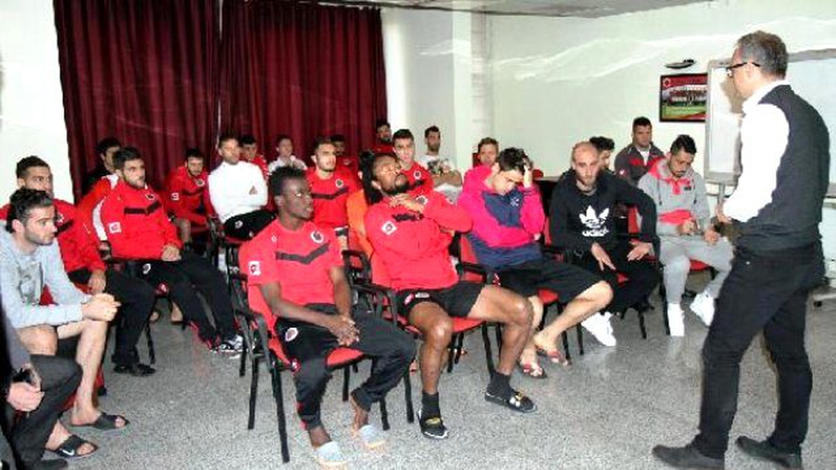 Gençlerbirliği Mesut Bakkal ile Görüşüyor