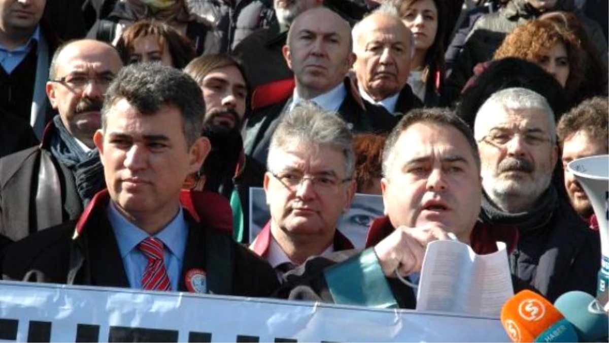 İzmir\'de Avukatlardan İç Güvenlik Paketi Protestosu