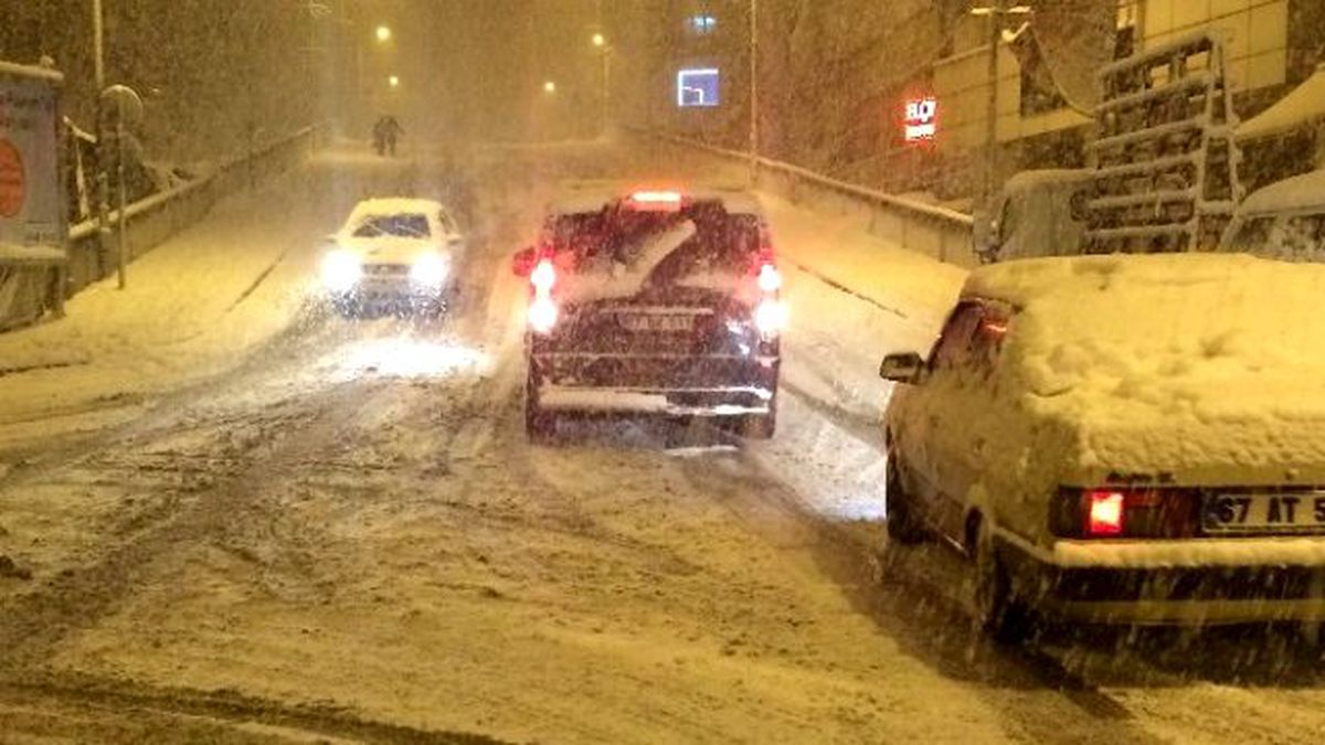 Kar, Zonguldak\'ı Esir Aldı