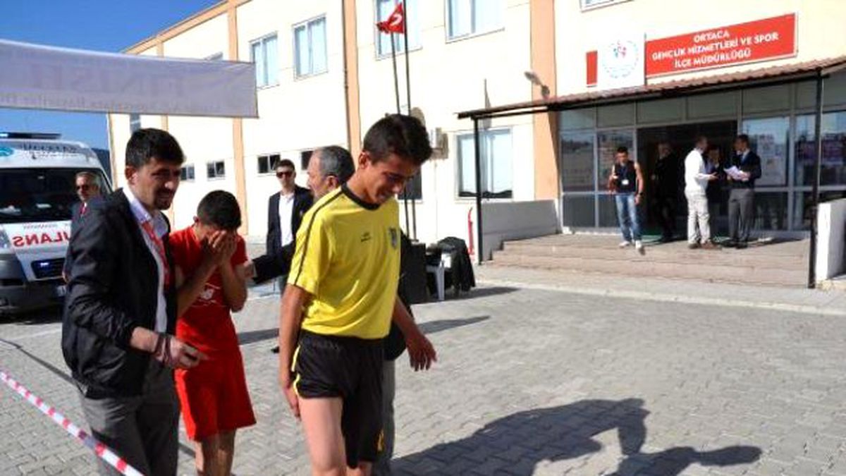 Koşuda Bunalan Öğrenciler Baygınlık Geçirdi