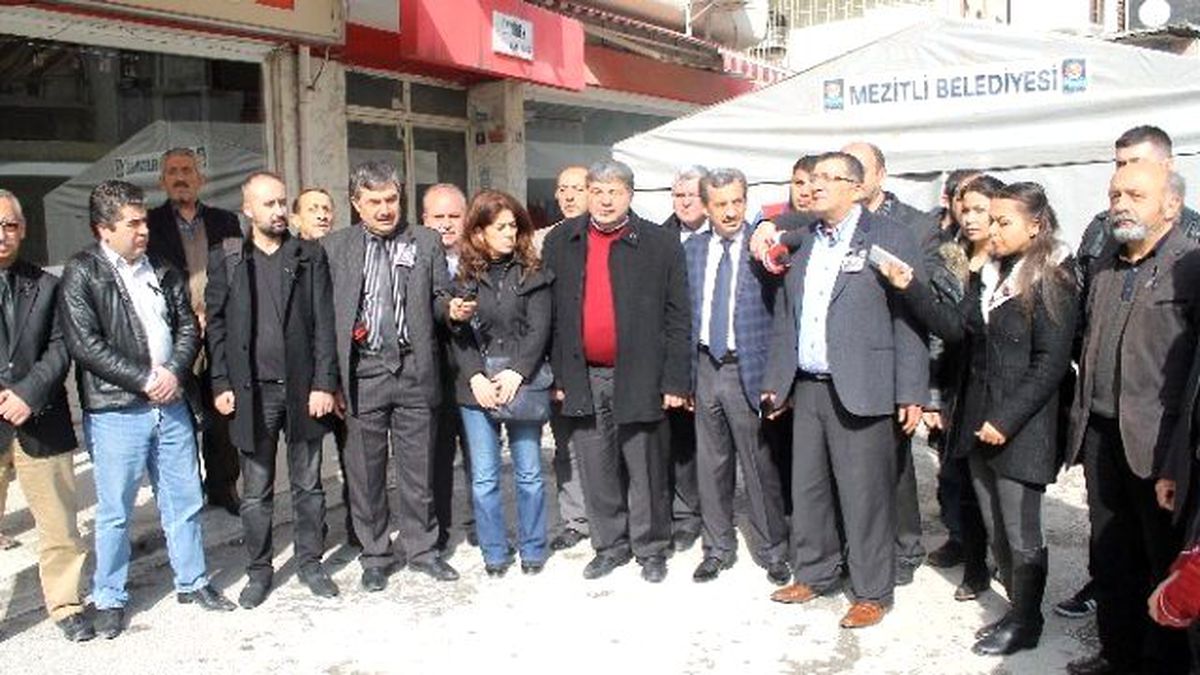 Mersinli Gazeteciler Özgecan İçin Siyah Kurdele Kampanyası Başlattı