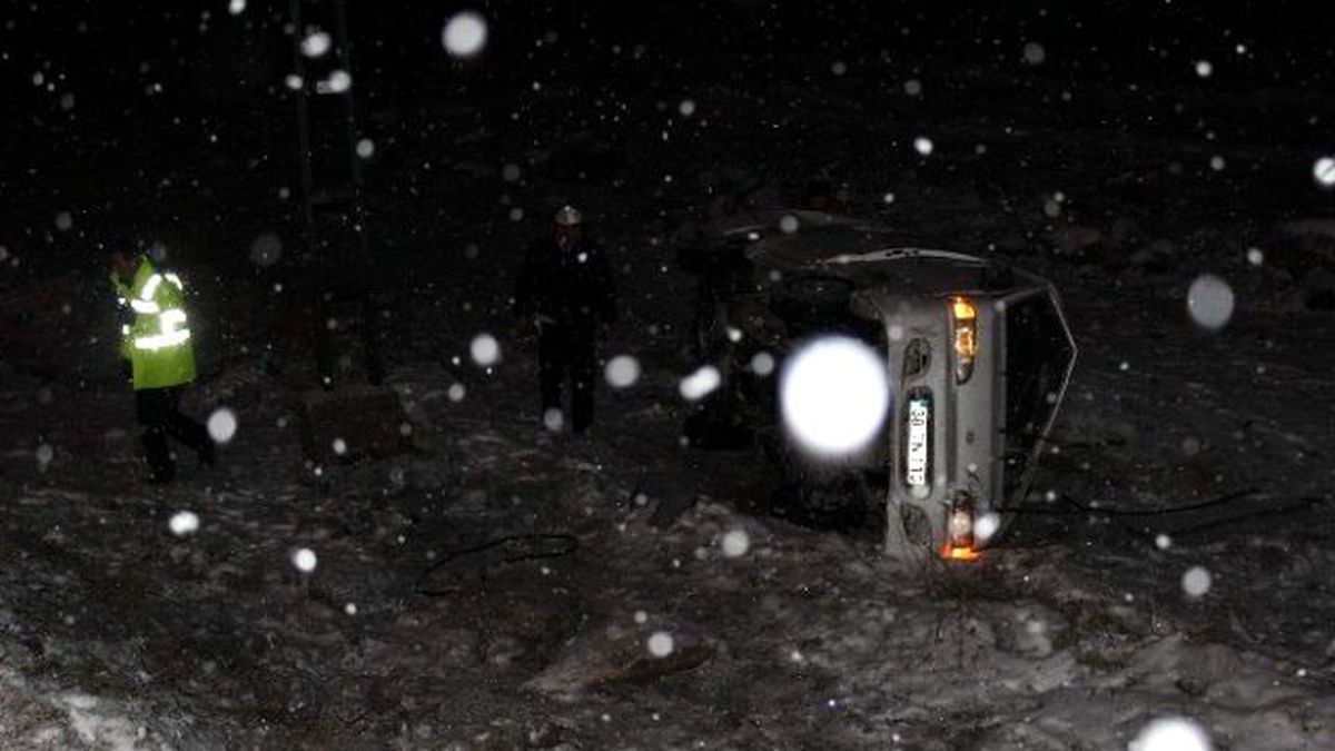 Minibüs Şarampole Devrildi: 8 Yaralı