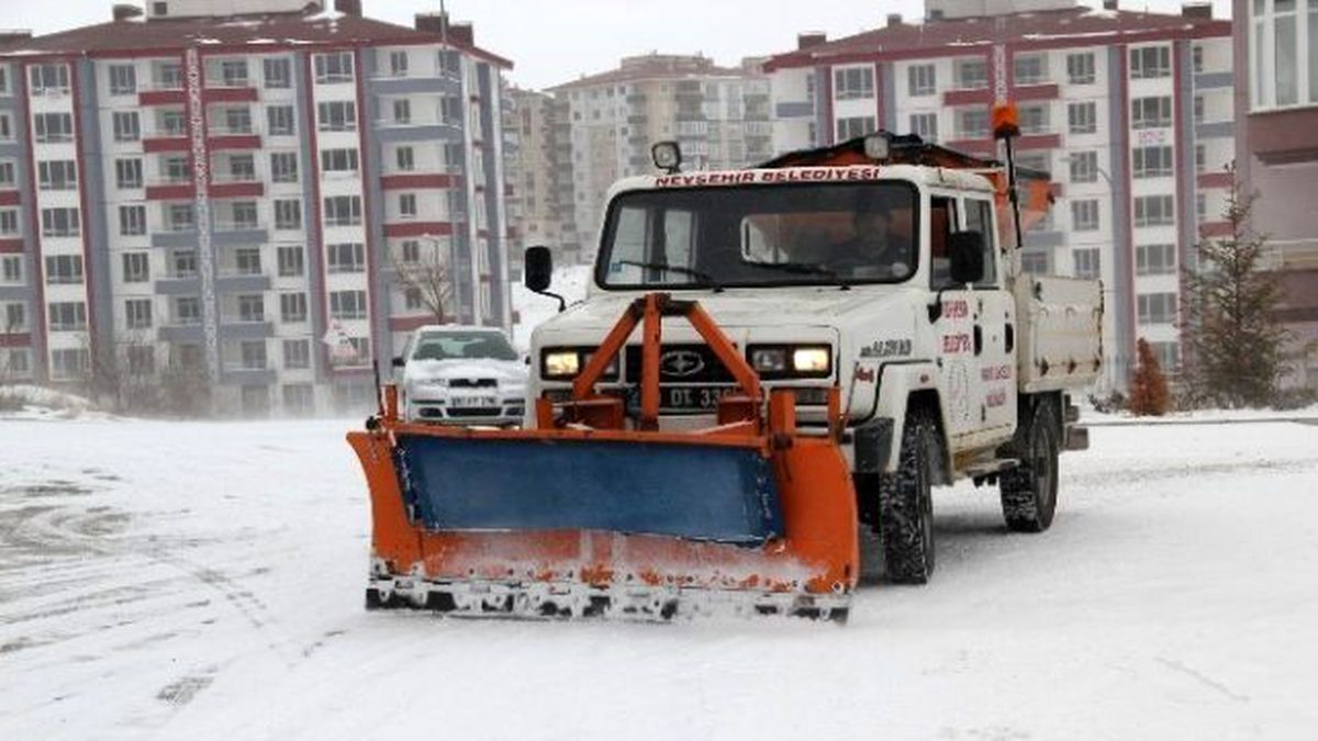 Nevşehir Belediyesi Ekipleri Kar Mücaledesinde