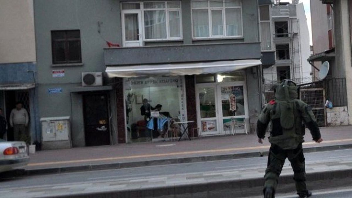 Okul Önünde Şüpheli Çanta Paniği