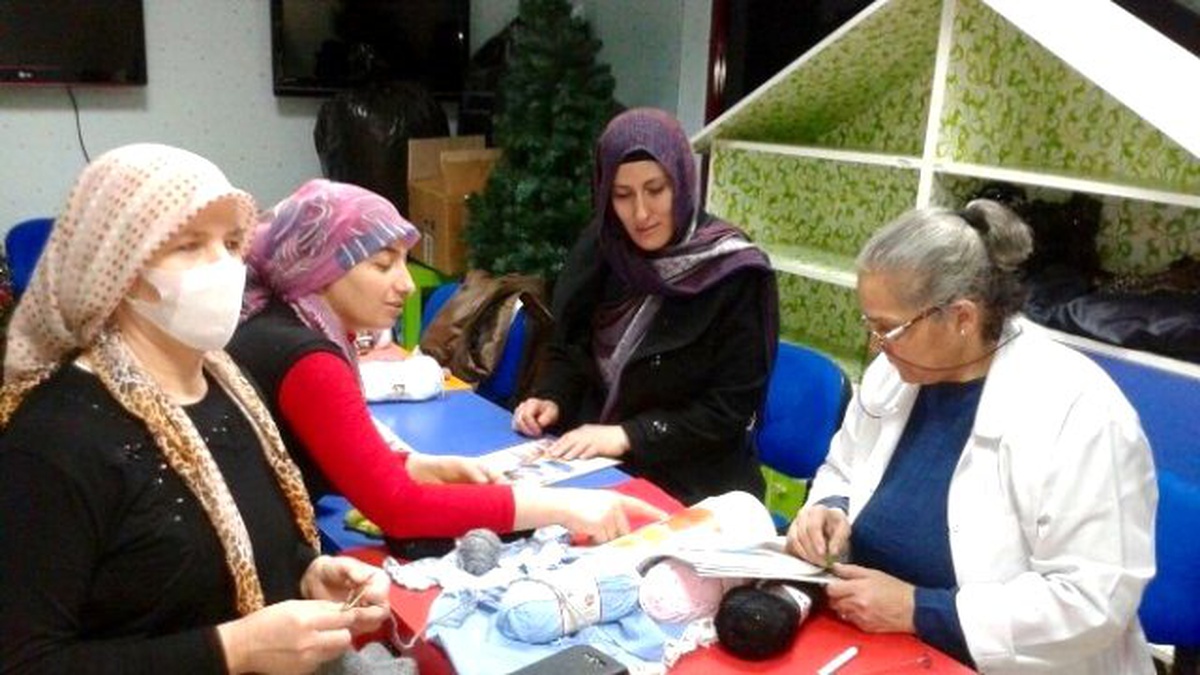 Onkoloji Hastanesi\'nde "Giyim, Mefruşat ve Örgü Kursu" Açıldı