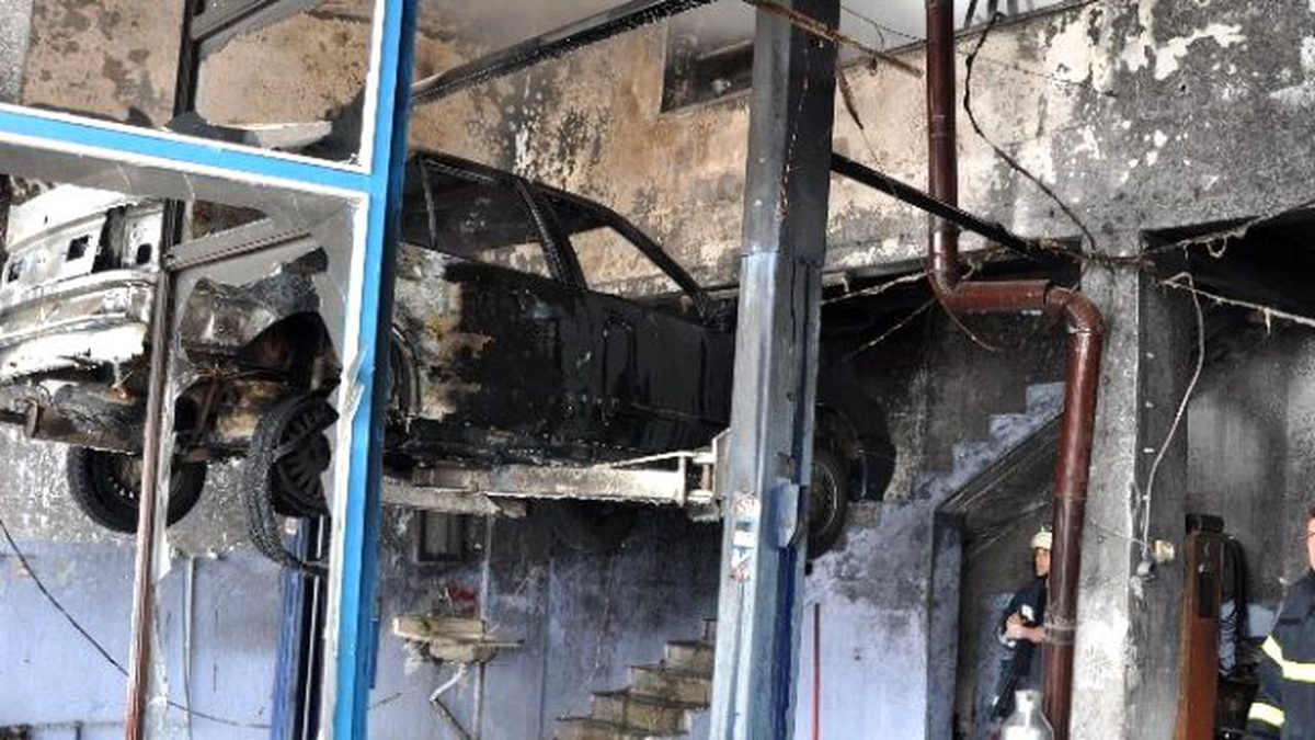 Otomobilin Benzin Deposu Patladı: 1 Ağır Yaralı