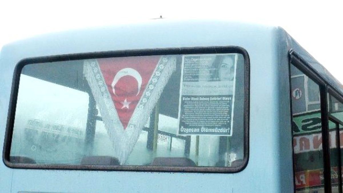 Rizeli Minibüsçüler Özgecan Cinayetini Kınadı