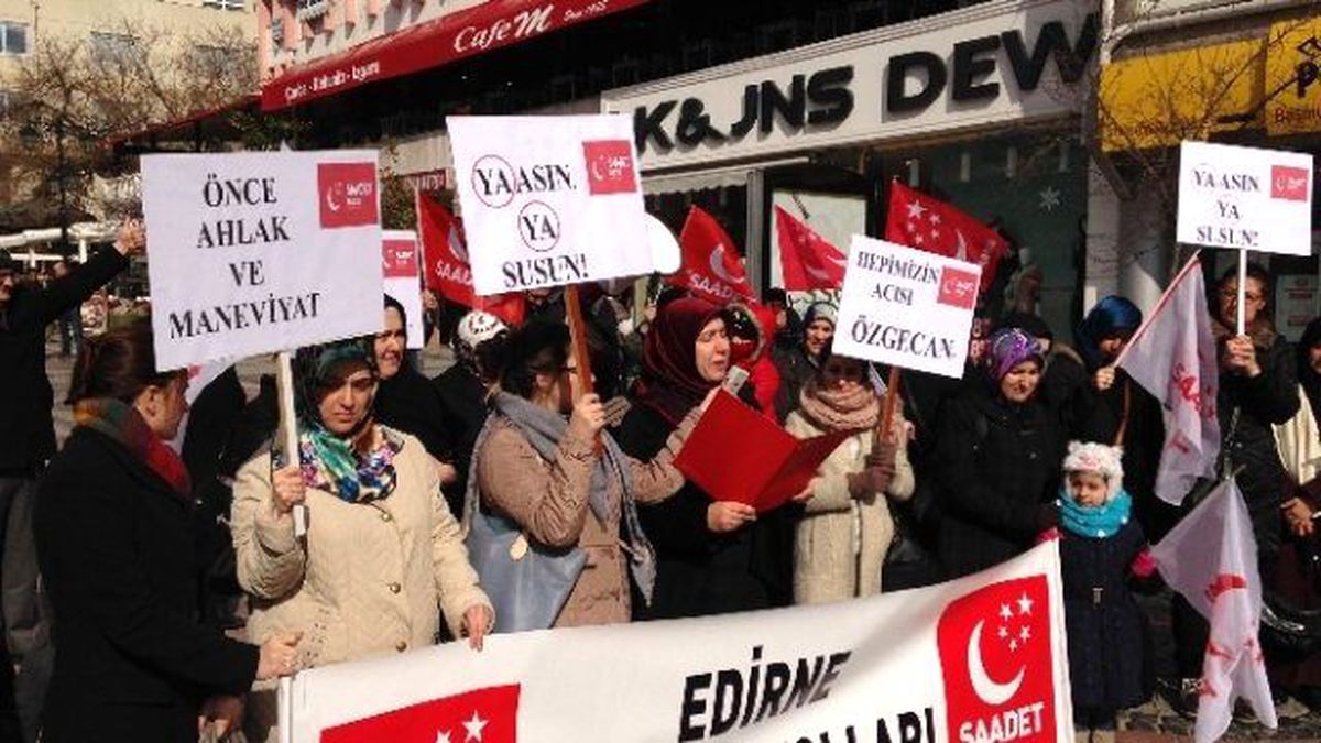 Saadet Partisi Edirne İl Kadın Kollarından Özgecan Cinayeti Protestosu