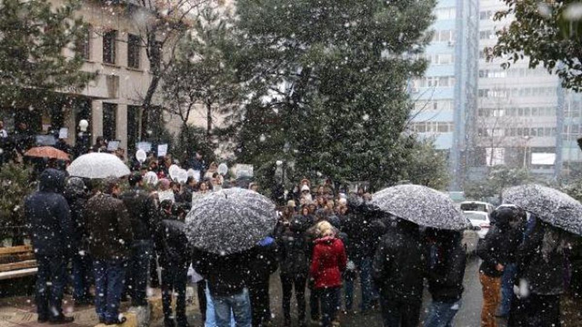 Sağlıkçılardan Kar Altında Özgecan Eylemi