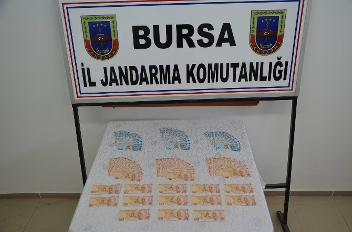 Sahte Para Verirken Suçüstü Yakalandılar