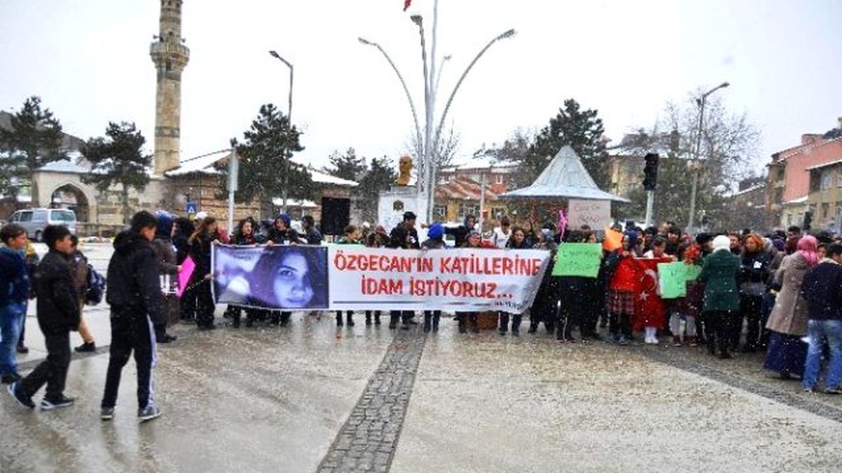 Seydişehir Özgecan İçin Tek Yürek Oldu