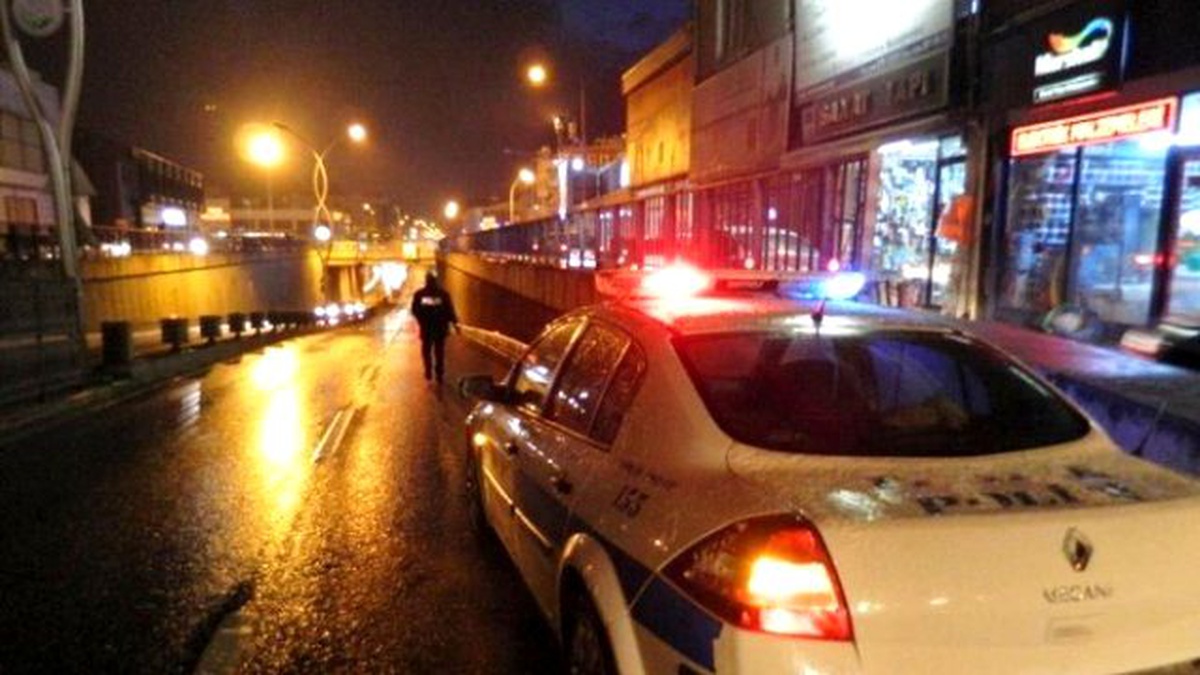 Şüpheli Otomobil Polisi Alarma Geçirdi