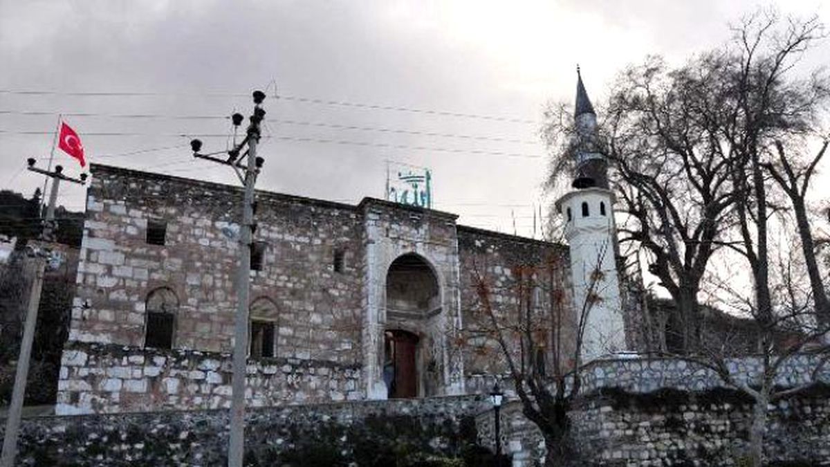 Tarihi Saat Çalındı
