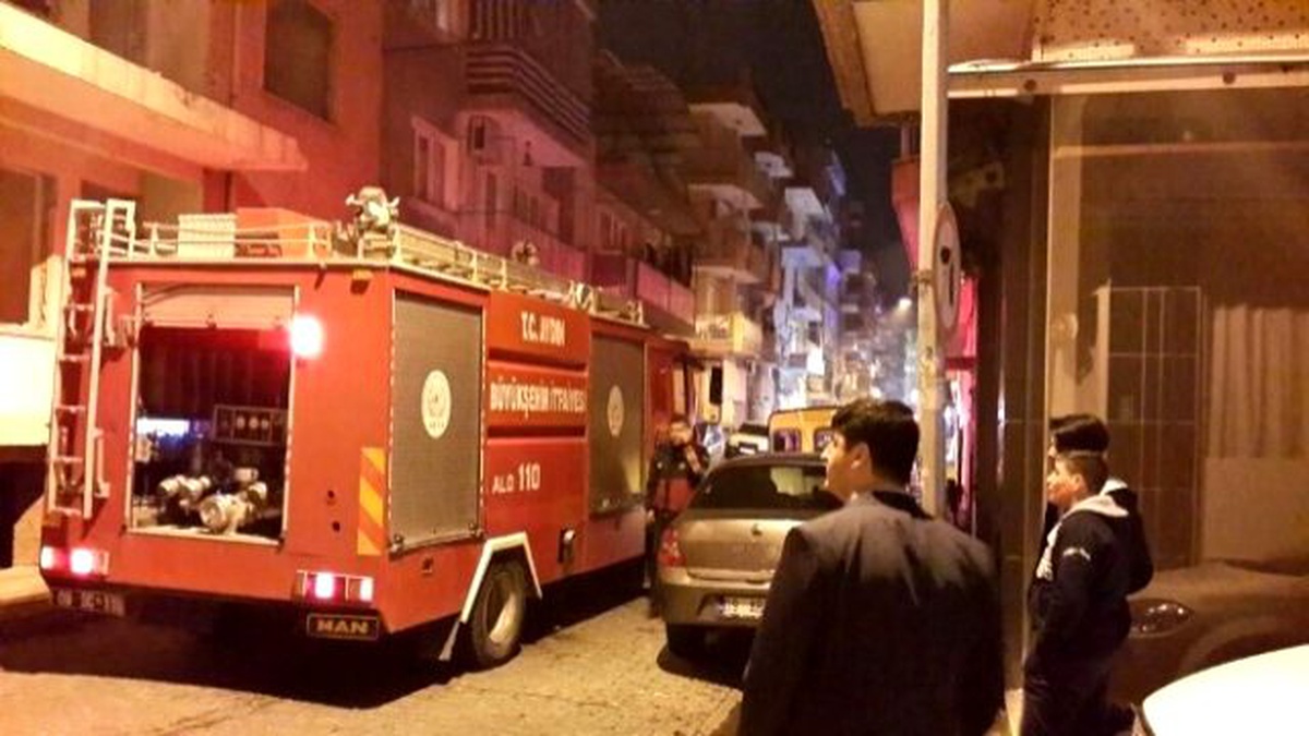 Üşüyen Madde Bağımlılarının Yaktığı Ateş, Mahalleyi Ayağa Kaldırdı