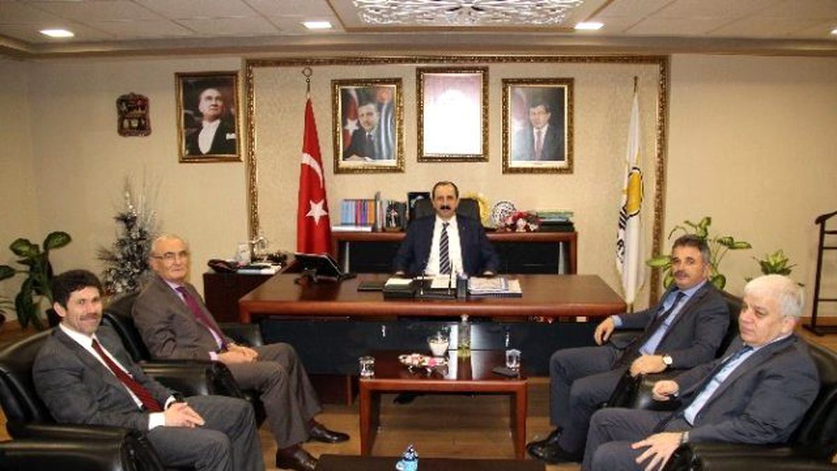 Yılmaz\'dan AK Parti\'ye Ziyaret