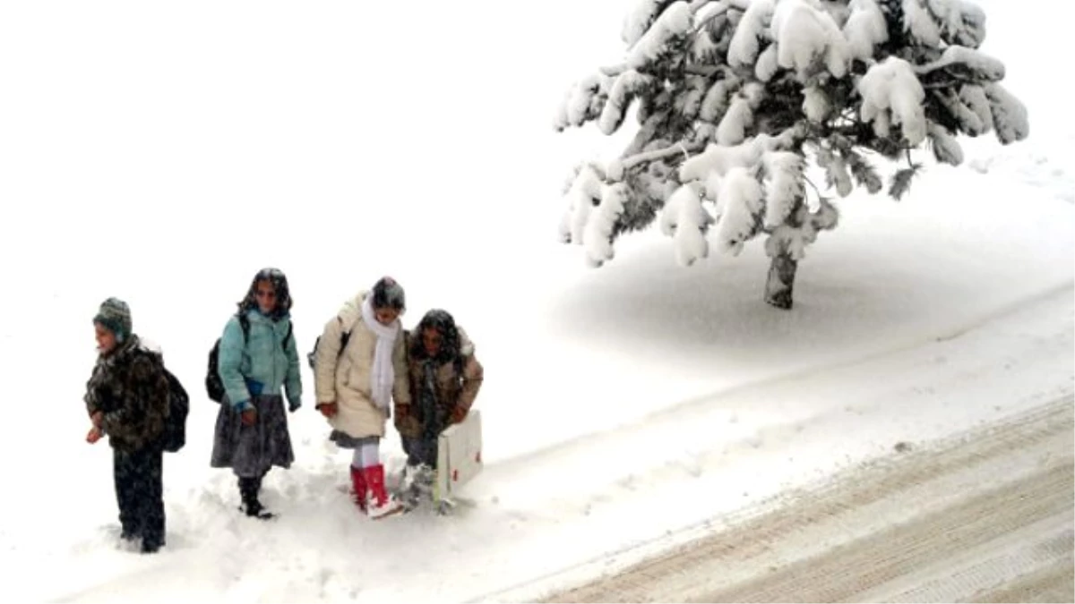 Zonguldak ve Samsun\'da Eğitime Kar Engeli