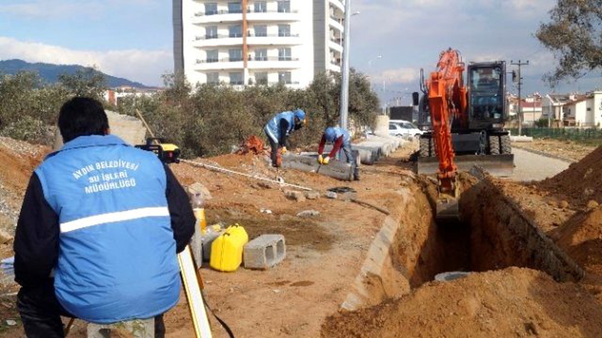 ASKİ, Efeler\'de Kanalizasyonu Yeniliyor