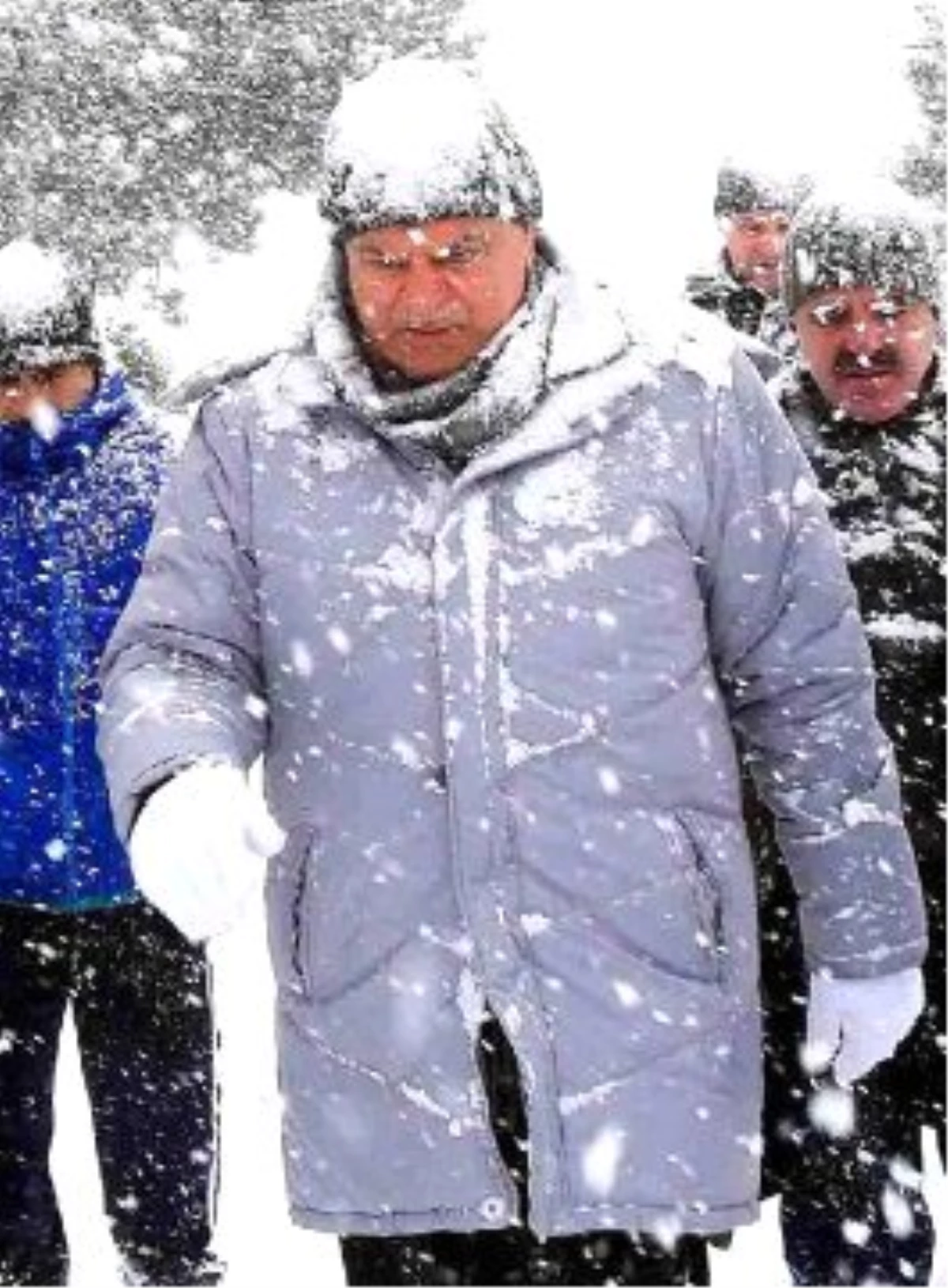 Başkan Karaosmanoğlu\'ndan Kar Altında Sağlıklı Yaşam Yürüyüşü