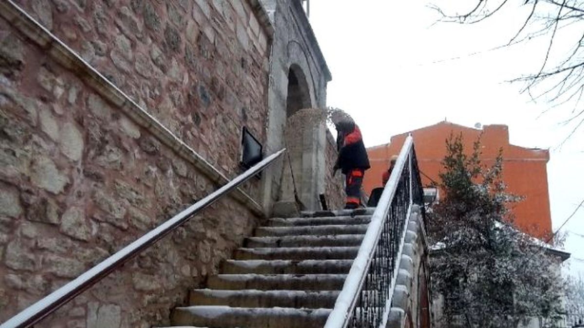 Beyoğlu Belediyesi\'nden 7/24 Kar Mesaisi
