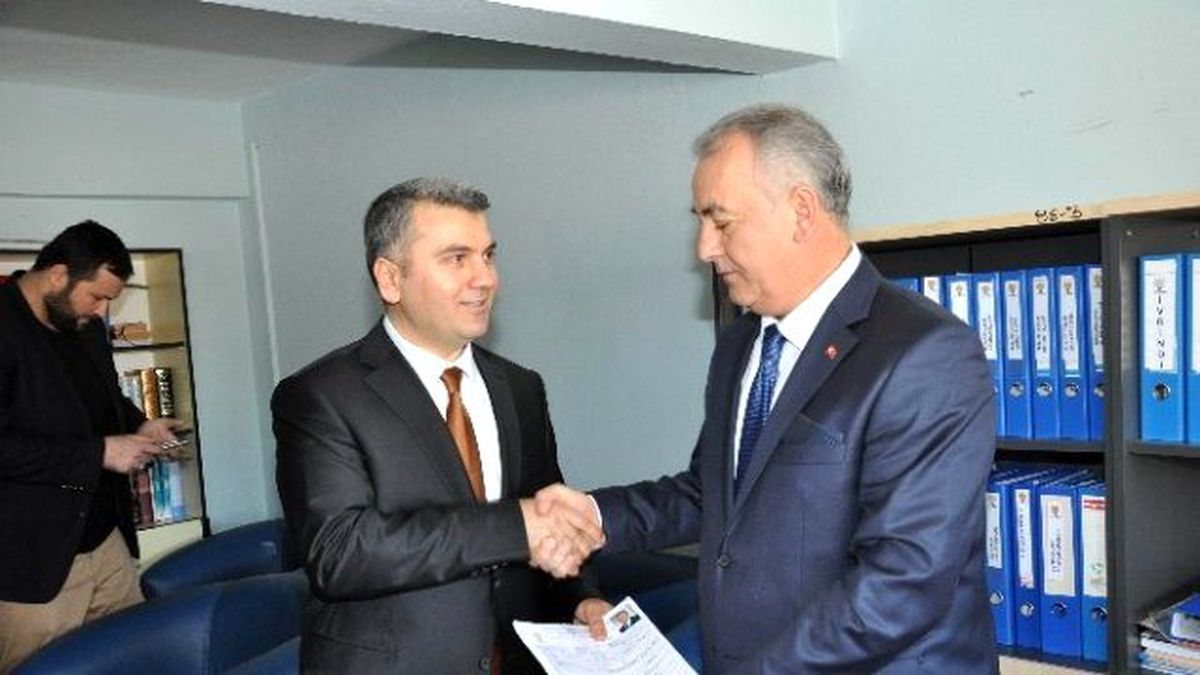 Canbey, Resmen Aday Oldu