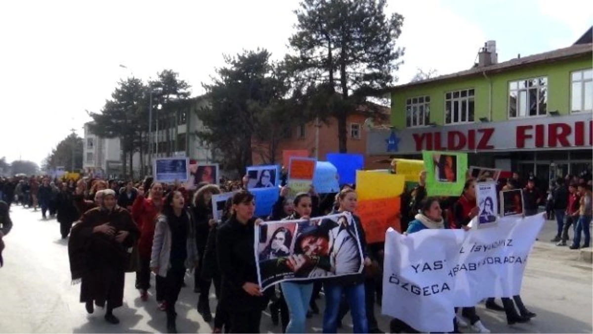 Erzincan\'da Özgecan Aslan Protestosu