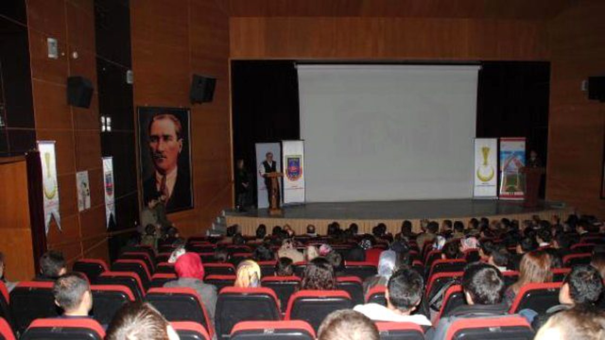 Hakkari\'de \'Kaybolmayan Çocuklar\' Projesinin Eğitim Toplantısı Yapıldı