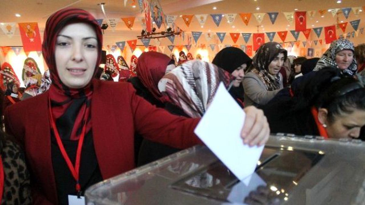 İktidar ve Muhalefet Özgecan İçin Birlikte Yürüyecek