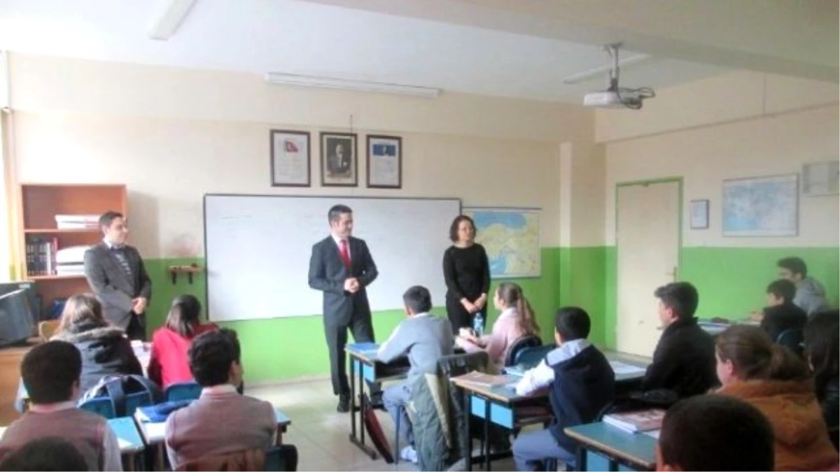 İl Milli Eğitim Müdürü Memiş, Ezine\'de Okulları Ziyaret Etti
