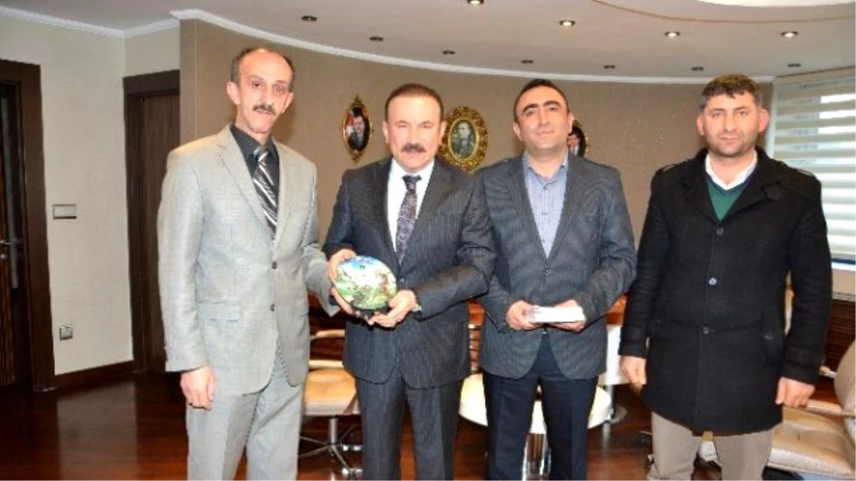 Karabağ Azatlık Teşkilatı Üyelerinden Başkan Doğan\'a Ziyaret