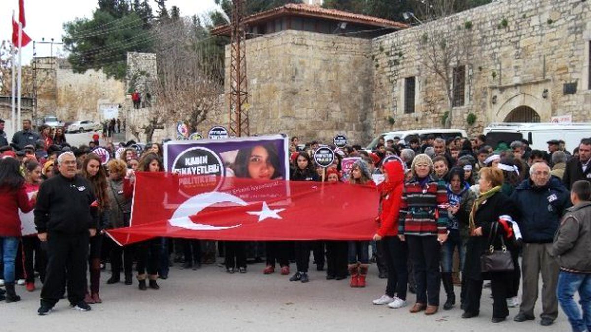 Mutlular "Özgecan" İçin Yürüdü