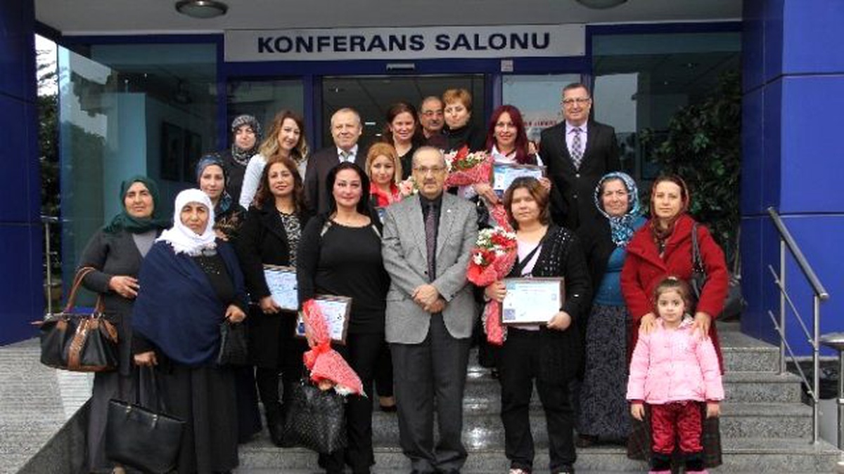 Ön Muhasebe Kursiyerleri Sertifikalarını Aldı