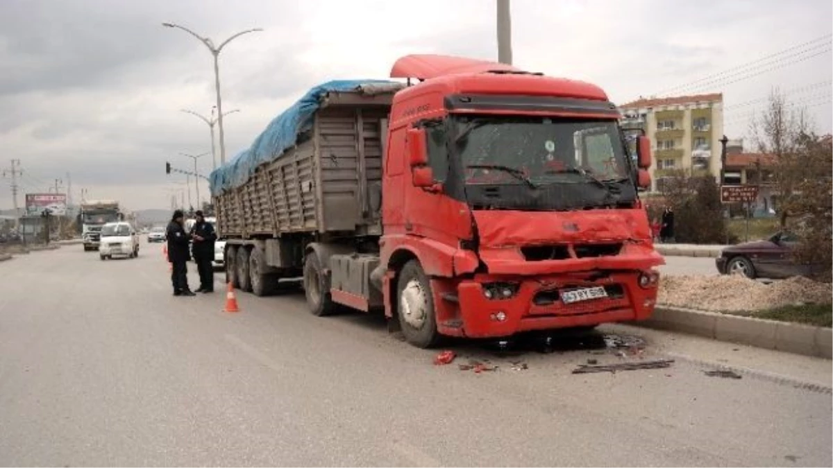 Tavşanlı Çevre Yolu\'nda Trafik Kazası: 1 Yaralı