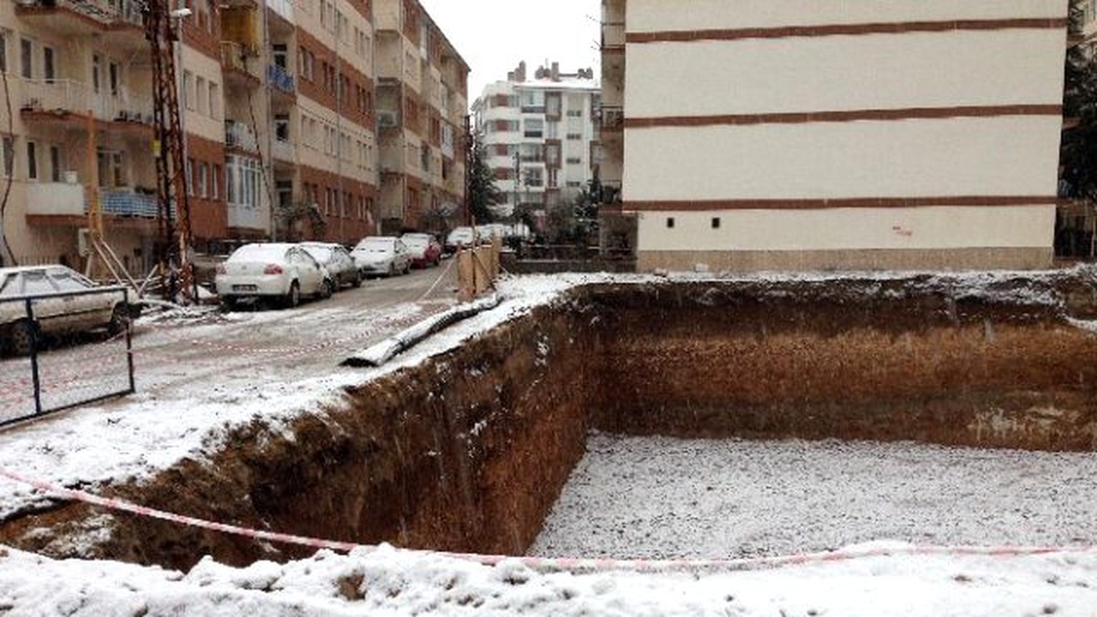 Tedbirsiz İnşaat Çalışması Güvenlik Tehditi Oluşturuyor