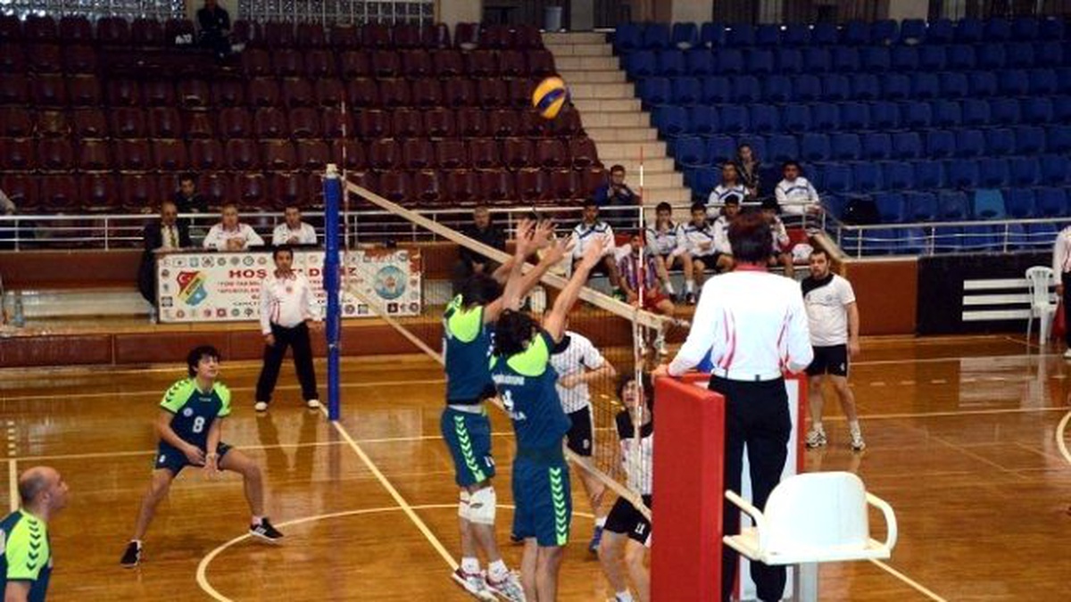 Voleybol Büyük Erkekler Final Müsabakaları Aydın\'da Oynandı