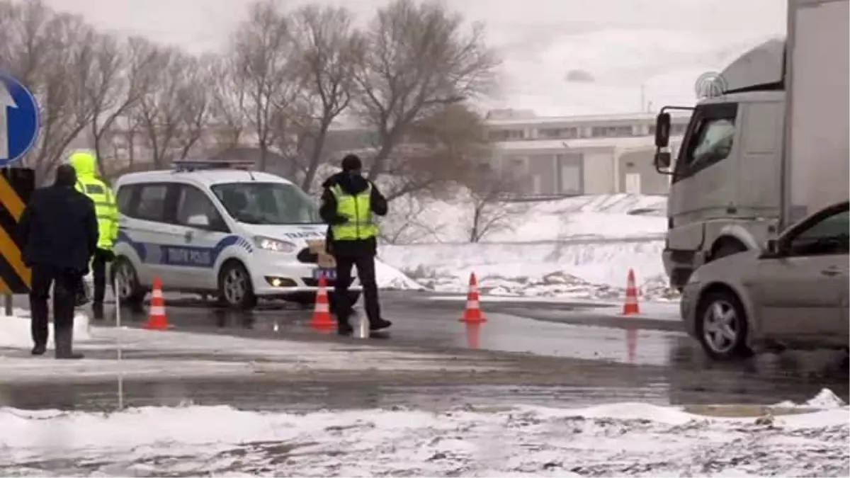 Kar Yağışı Bu Yolları Trafiğe Kapattı