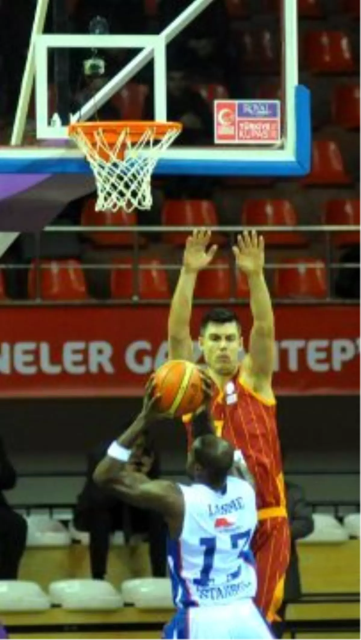 Anadolu Efes-Galatasaray Liv Hospital: 79-73