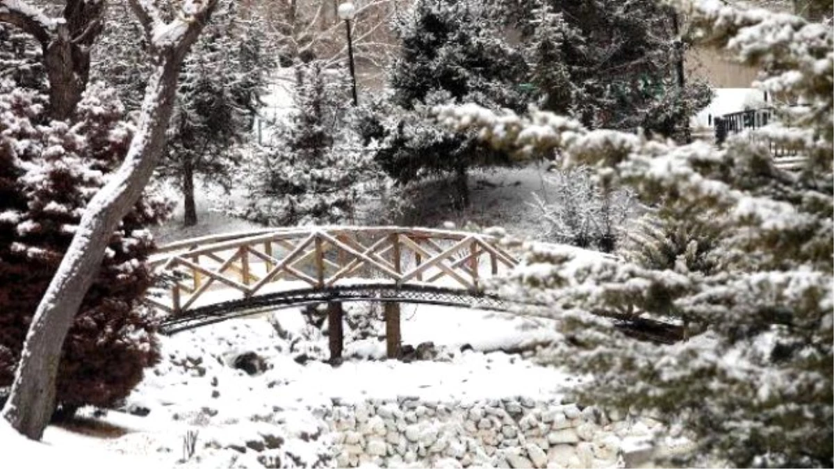 Ankara\'da Kar Yağışı Başladı Ekipler Yollara Düştü (2)
