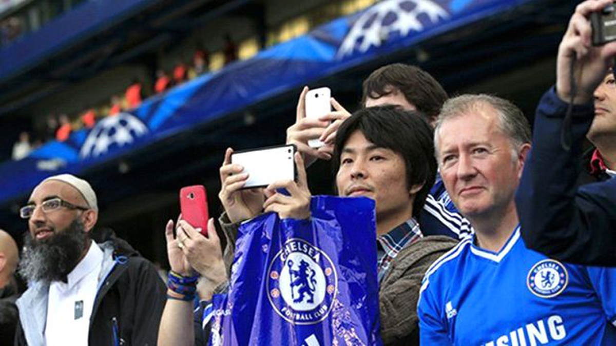 Chelsea Taraftarlarına "Irkçılık" Soruşturması