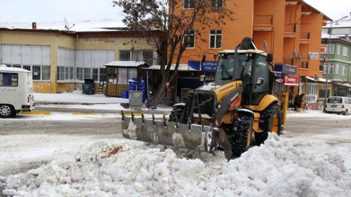 Denizli\'de 6 İlçedeki Okullar ile Kamudaki Engelli ve Hamile Personele Kar Tatili