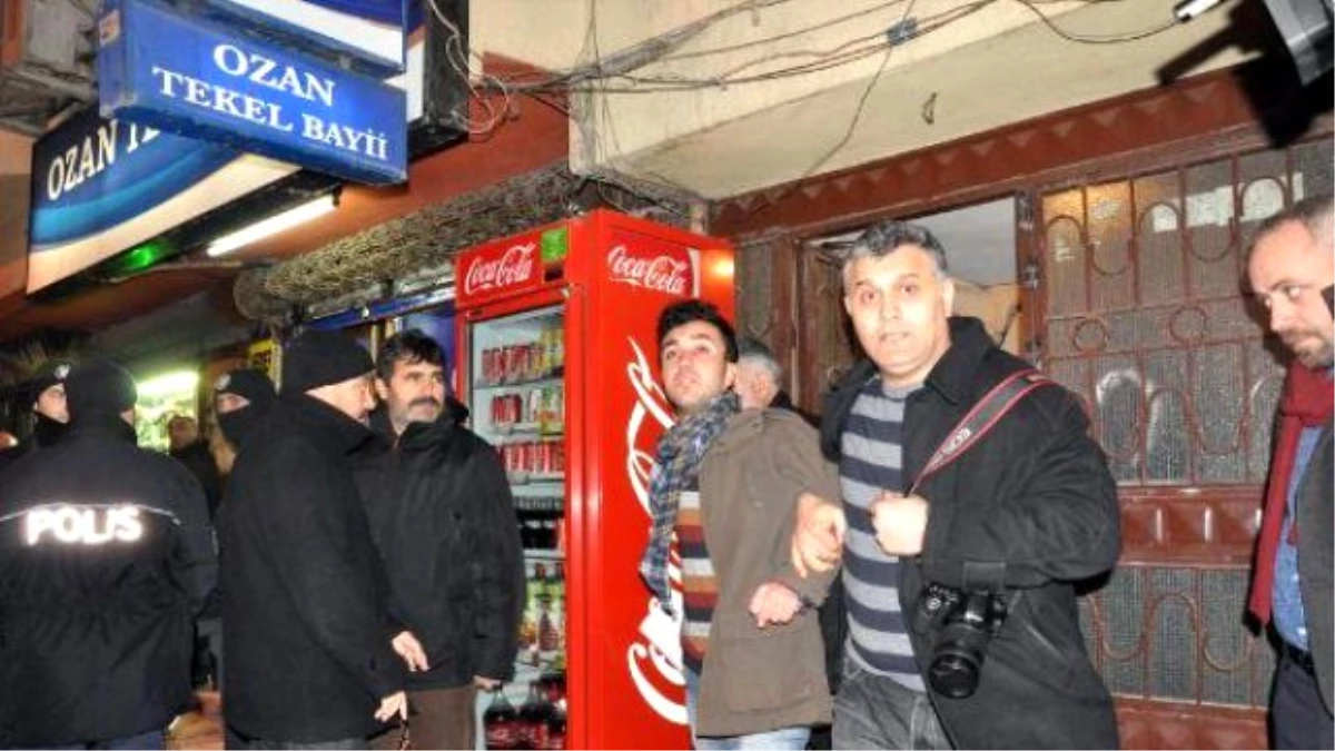 Elazığ\'da Gençlik Merkezi\'ne Polis Baskını: 3 Gözaltı