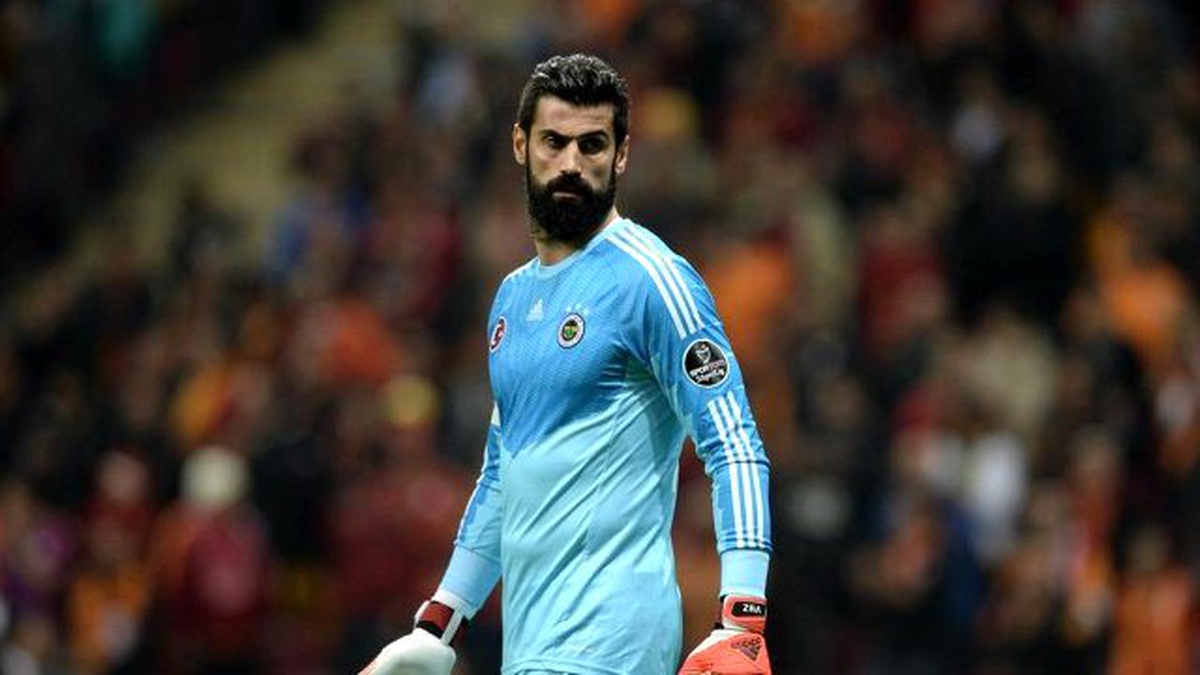 Fenerbahçe\'de Volkan Demirel Şoku: Tahkim Kurulu Dört Maçlık Cezayı Onadı