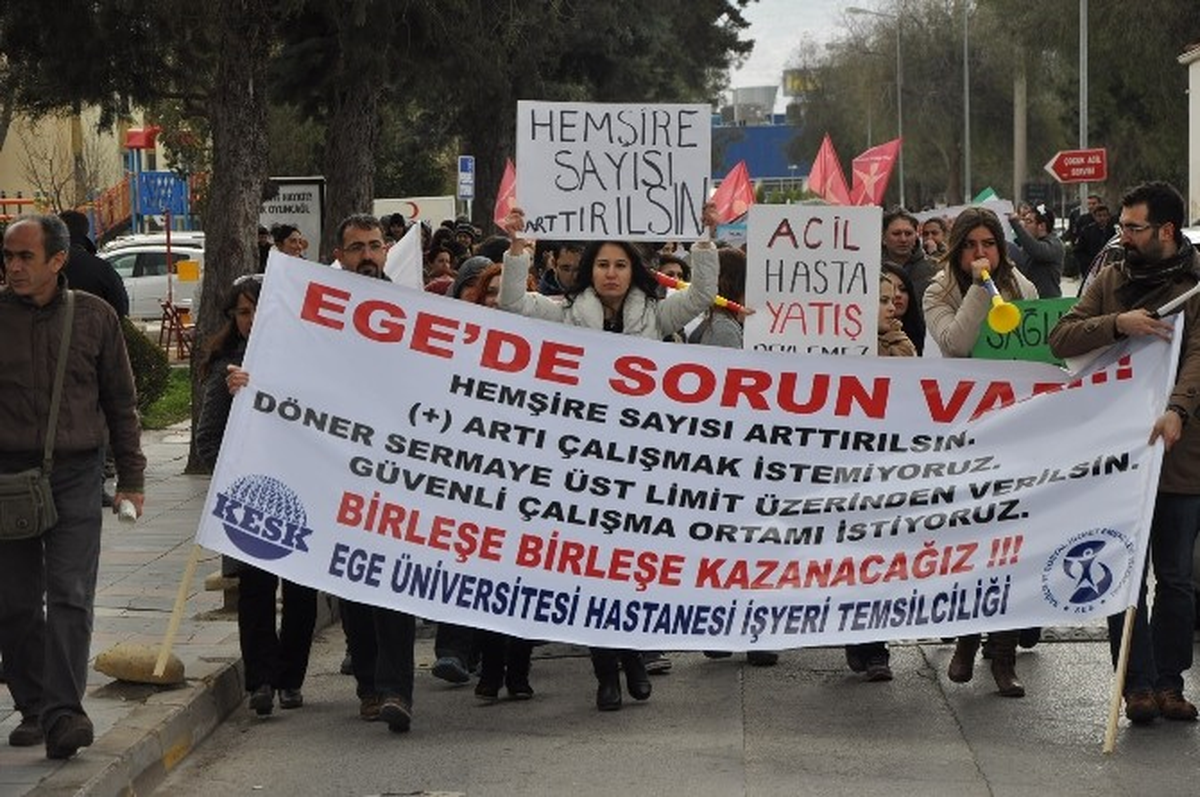 Hemşireler Sorunlarına Vuvuzela ile Dikkat Çekti