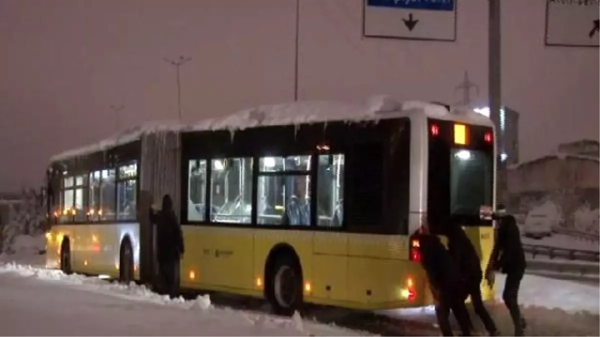 İett Otobüsleri Saatlerce Yolda Mahsur Kaldı