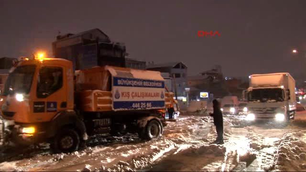 İett Otobüsleri Saatlerce Yolda Mahsur Kaldı